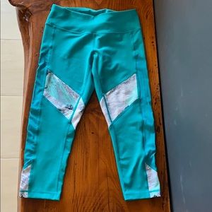 ZELLA CROPPED LEGGINGS